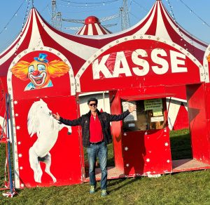 2024 war ein Jahr voller Höhe- und mancher T..Punkte. Lassen Sie uns zuversichtlich bleiben!